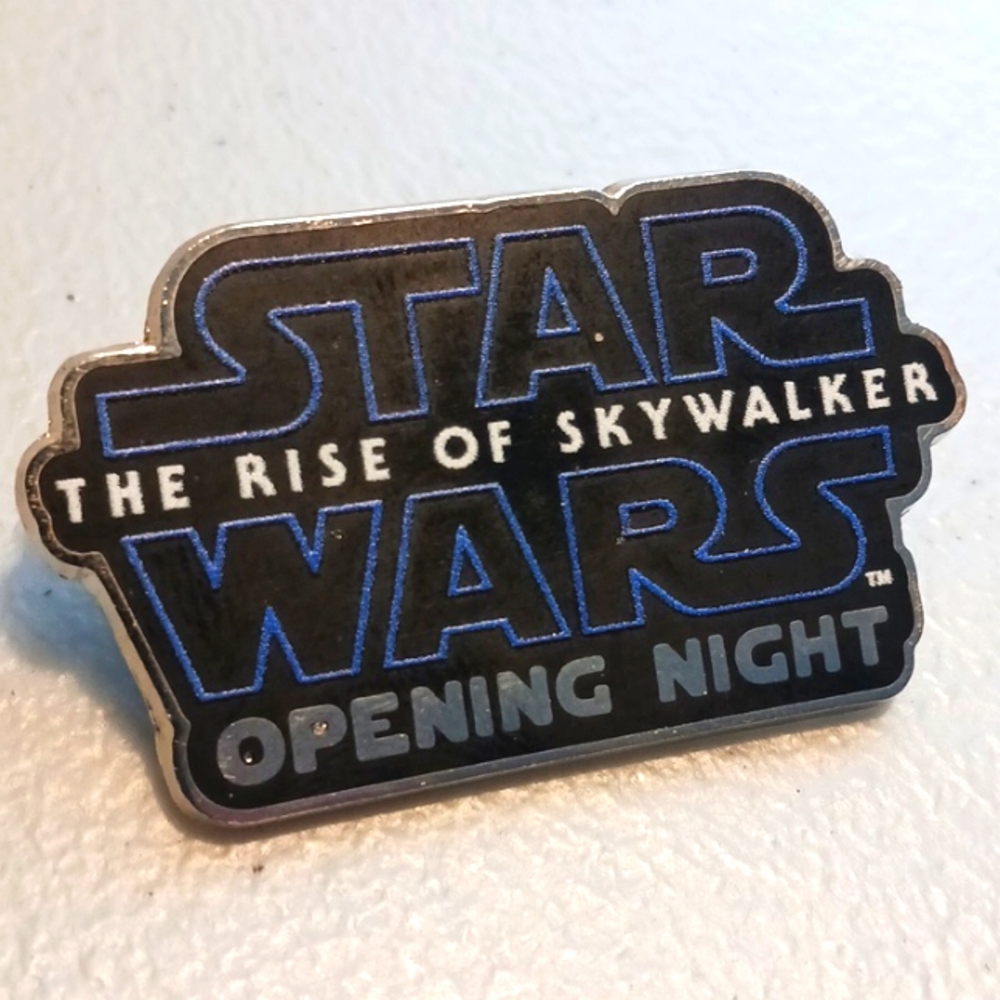 Star Wars The Rise of Skywalker Opening Night Limited Edition Pin #eshopchicago - Picture 1 of 3